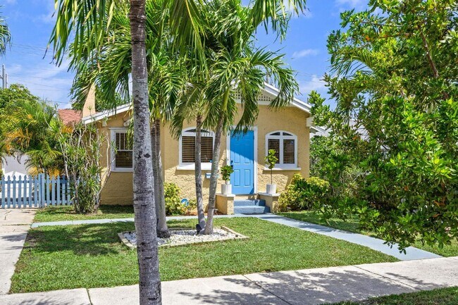 Photo - Charming 2-Bed With Backyard Oasis In West Palm Beach!