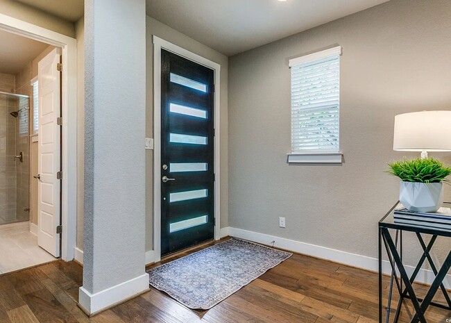 Photo - Townhome For Rent Half off deposit for OCT...