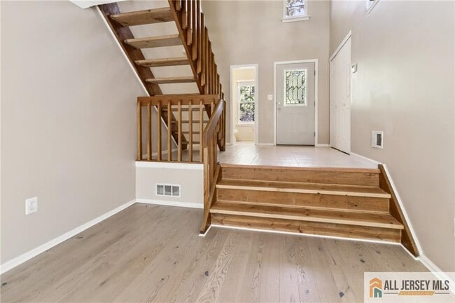 Photo - 10 Brookline Ct Unidad G