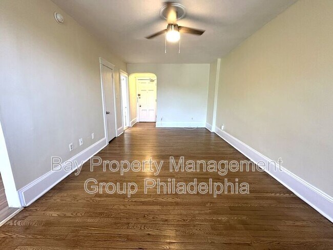 Photo - 2809 W Queen Ln Unit Apt 202