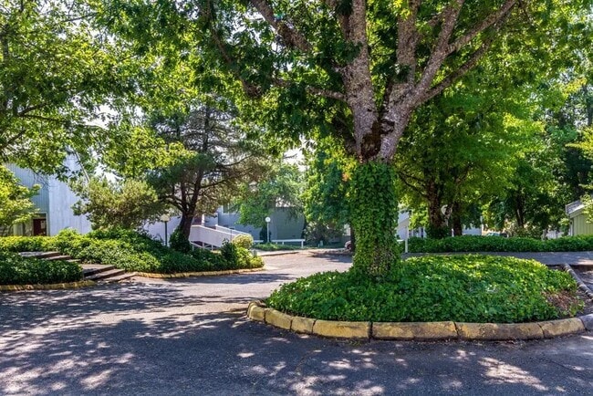 Photo - 721 SE Meadowlark Ave