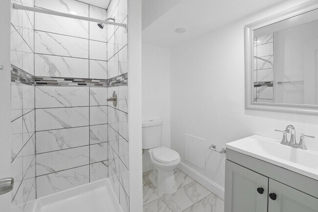 Photo - 2539 St Paul St