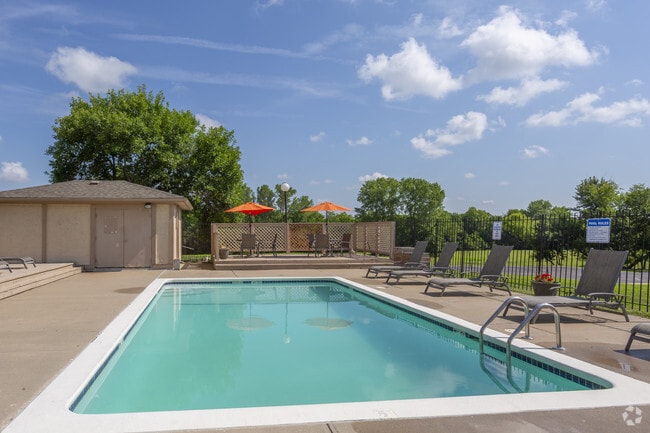 Photo - Summit Point Apartments