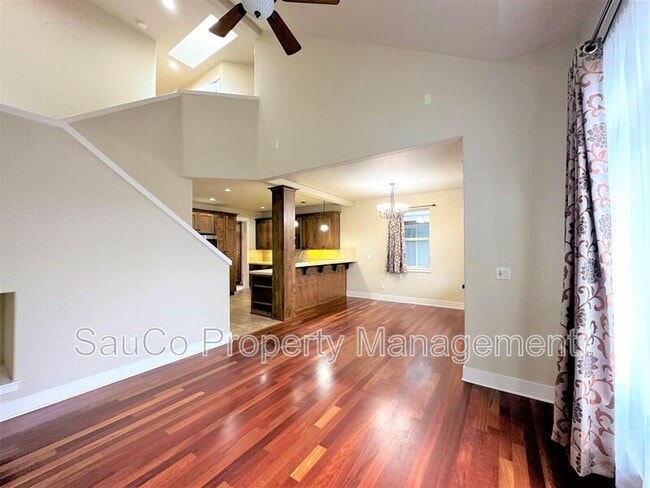 Photo - 727 NE 65th Ct