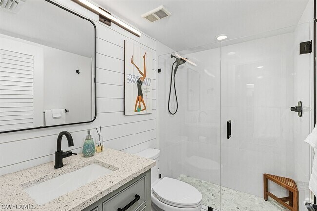Building Photo - 50 Seagate Dr Unit 302B Rental