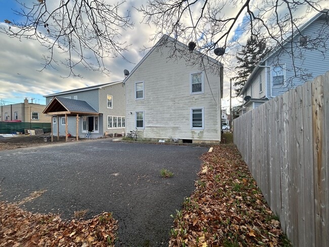 Photo - 511 Sewall Ave Unit A