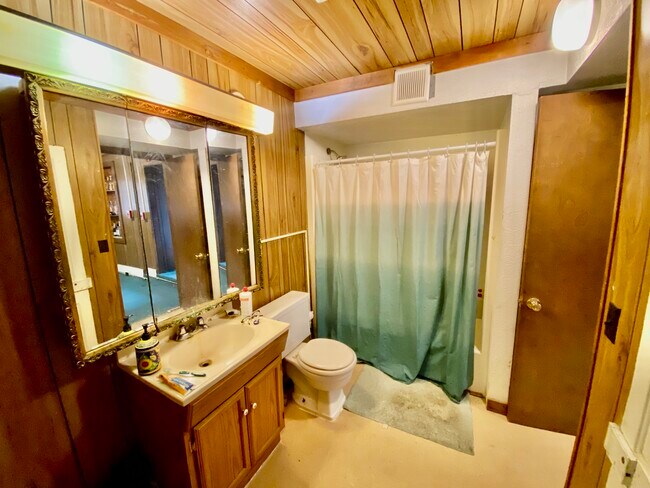 Photo - 225 Jones Ave Unit 2