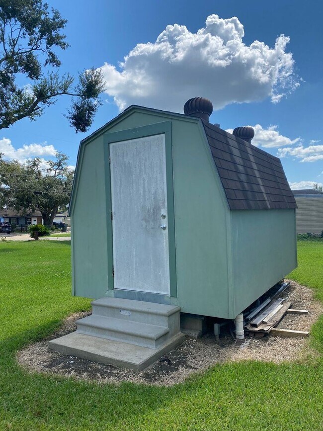 Photo - Quiet Duplex!