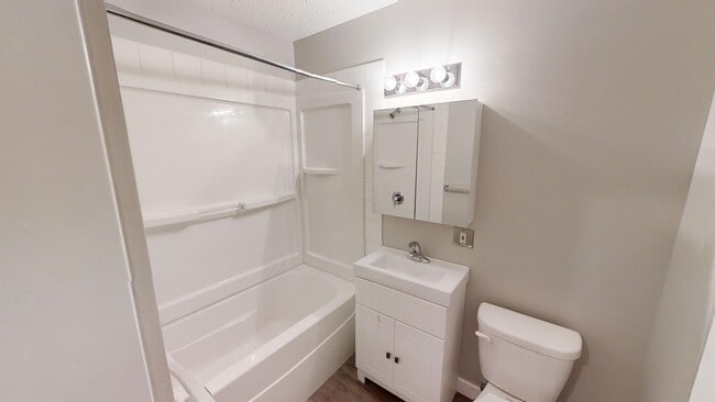 Photo - 9926-9105 105 Ave Unit 303