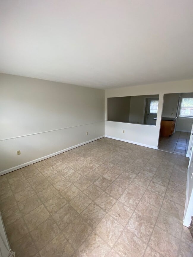 Photo - 2 Bedroom Apartment for Rent in Rochester, NH!