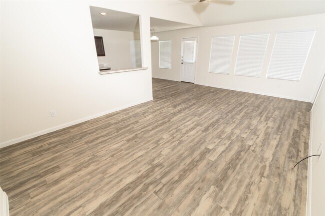 2619 Montecito Ln