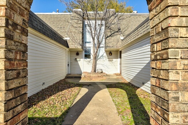Photo - Charming and Spacious 2BD/1.5BTH Duplex Near Lake Hefner – Perfectly Located for Shopping and Dining