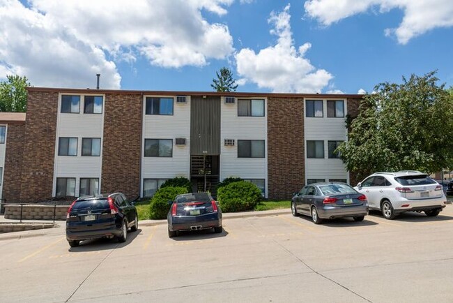 $1,025 | 2 Bedroom, 1 Bathroom Apartment |... - $1,025 | 2 Bedroom, 1 Bathroom Apartment |...