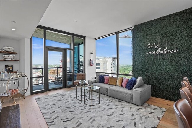 Photo - 70 Rainey St Unit 1409