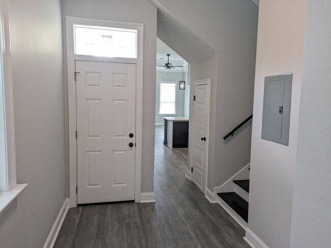 Hallway with privacy entrance, leading from Master Bedroom - 1941 Casa Calvo St