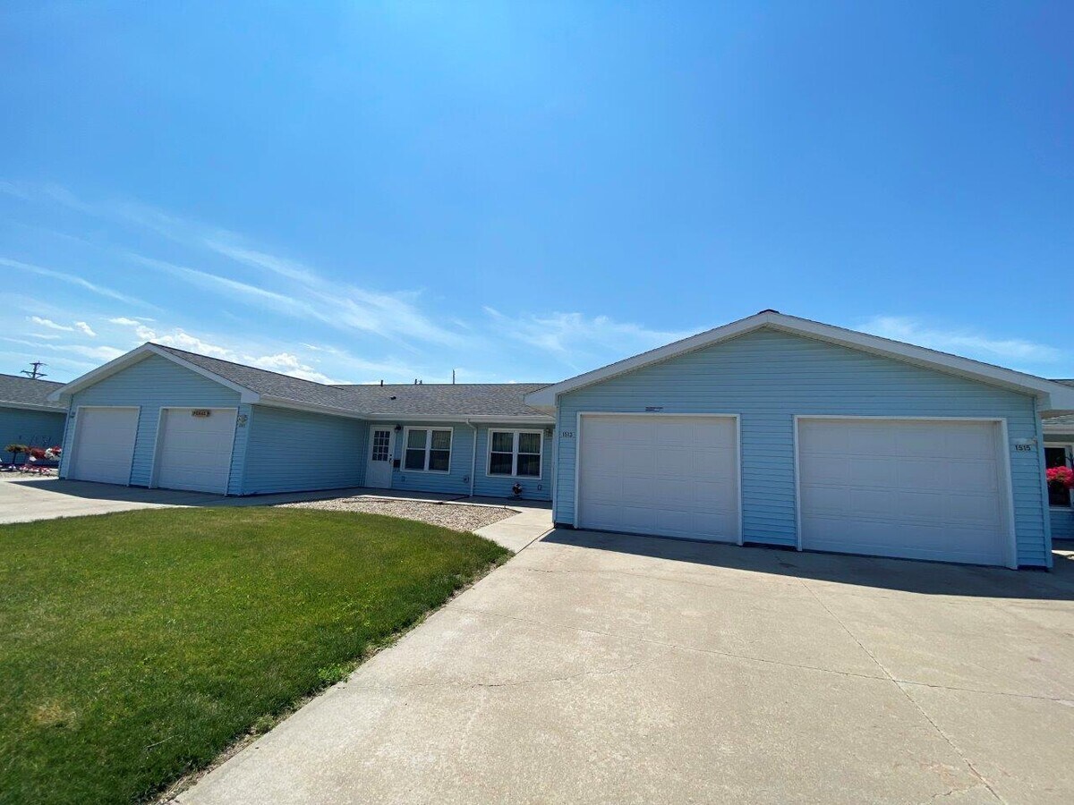 Exterior - Elm Edge Townhomes I