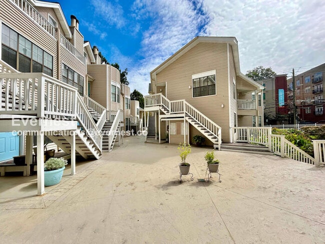 Photo - 1050 Piedmont Ave NE Unit APT 21