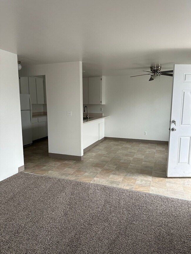 Photo - 756 N Riverside Ave Unidad #5