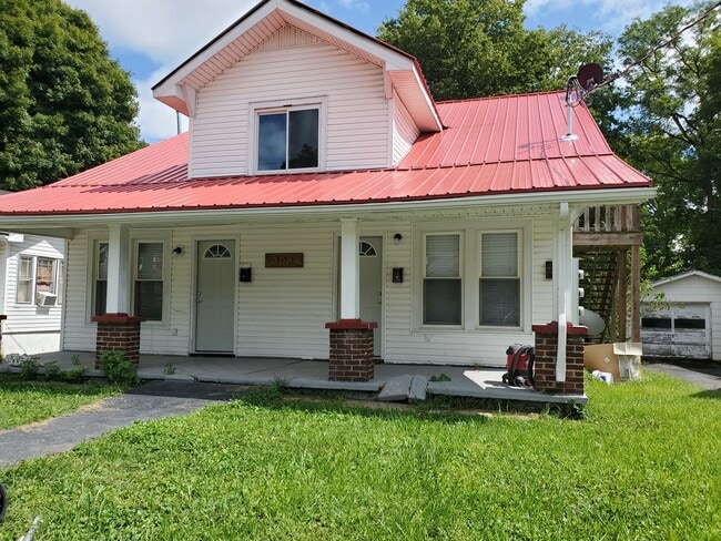 Building Photo - 2 Bedroom 1 bath Rental