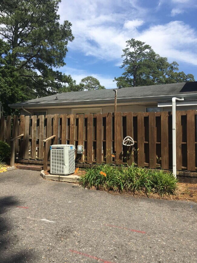 Photo - Adorable 2 BR | 1 BA Townhome in Goldsboro! Excellent Location! Unidad 20
