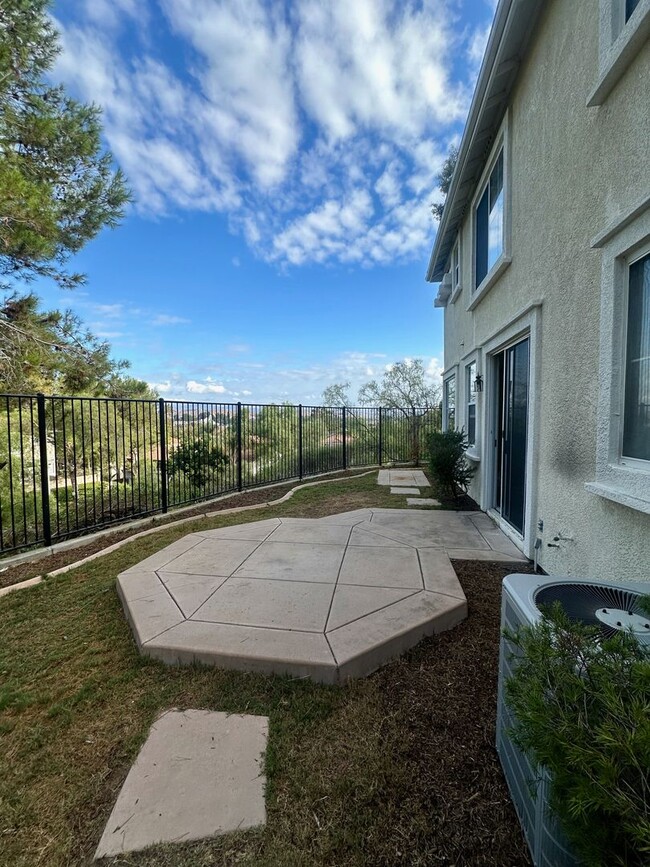 Photo - 3 Bedroom(plus loft), 2.5 Bath Home with S...