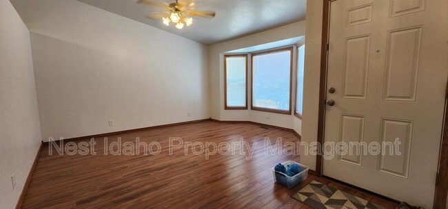 Photo - 5048 S Cole Rd