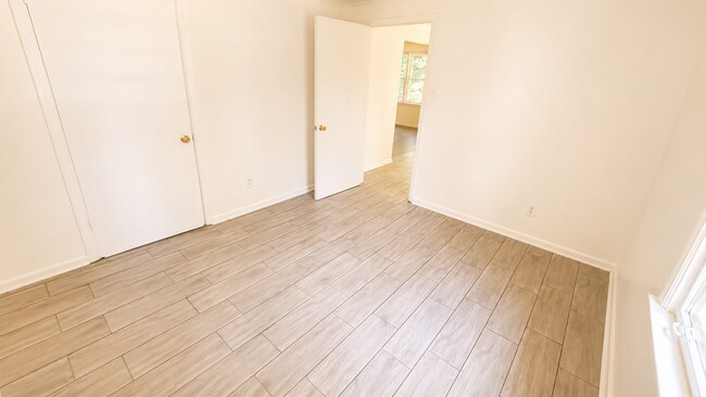 Photo - 2381 Lindbergh Rd
