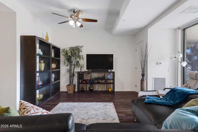 7161 E Rancho Vista Dr Unit 4003