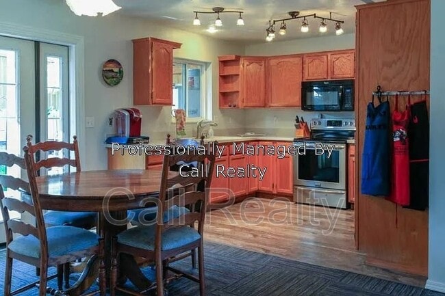Photo - 3104 E 42nd Ave