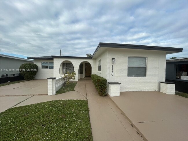 Photo - 5225 Mayo St