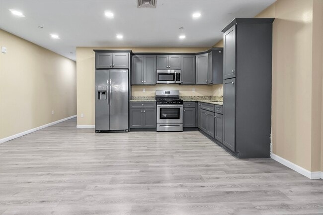 Photo - 202 Broadway Unit 2-3