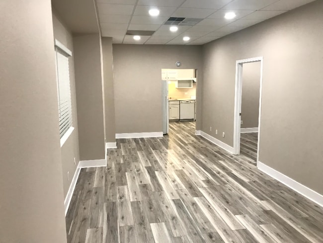 Building Photo - 351 Chicago Rd Rental