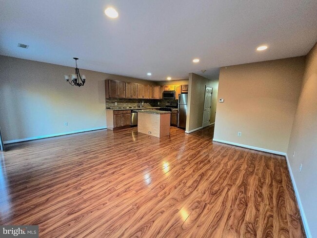 Photo - 725 Dell Ct