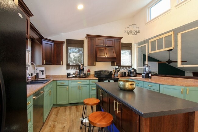 Photo - FURNISHED: 5 Bedroom, 2 Bath Home in Kennewick