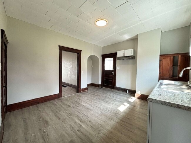 Photo - 30-32-32 Lagonda Ave Unit 30