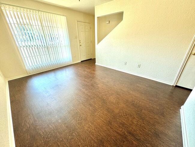 Photo - 4207 Deek Dr Unit Apt B