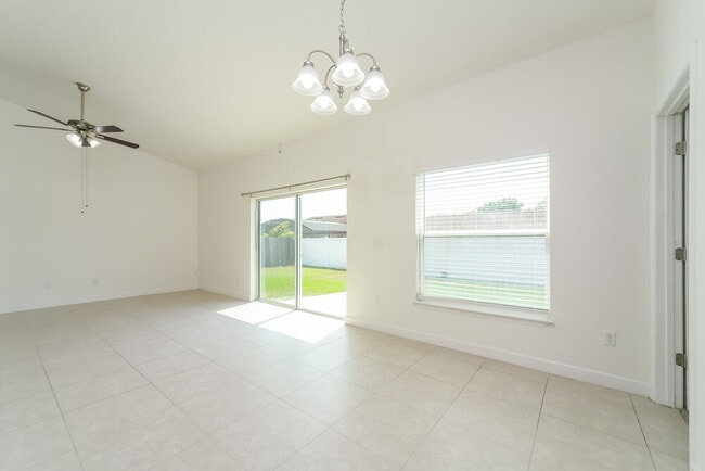 Photo - 839 Valnera Ct