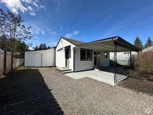 Building Photo - Darling 2bd, 1ba house with large fenced y...