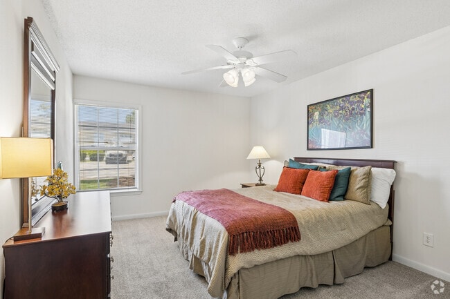2BR, 1BA - 972SF - Primary Bedroom