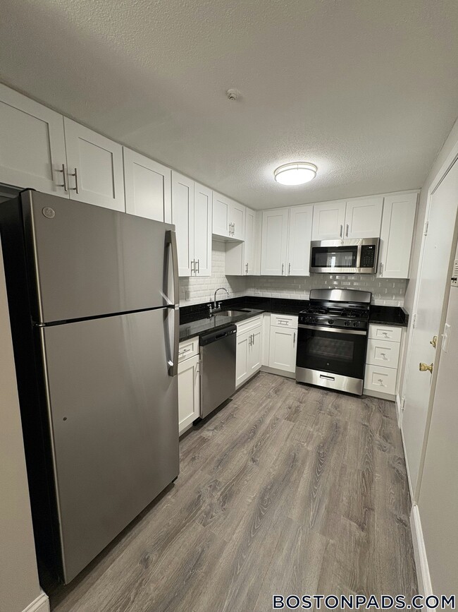 Building Photo - 25 Kenmar Dr Rental
