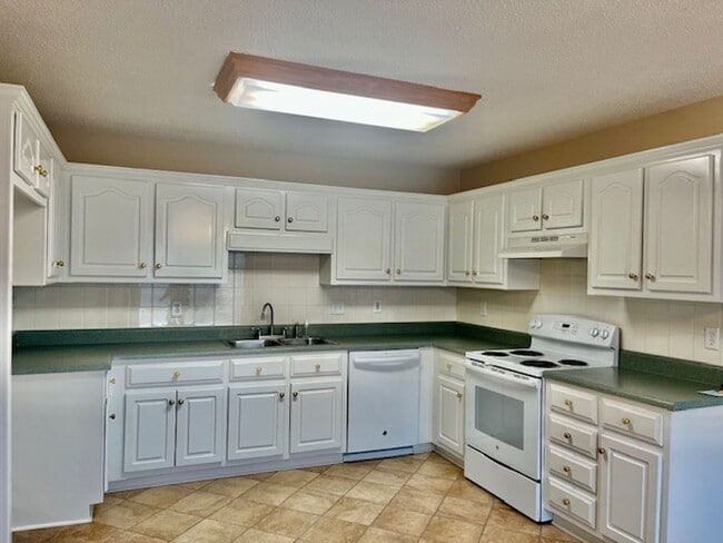 Photo - 7 Clarendon Pl