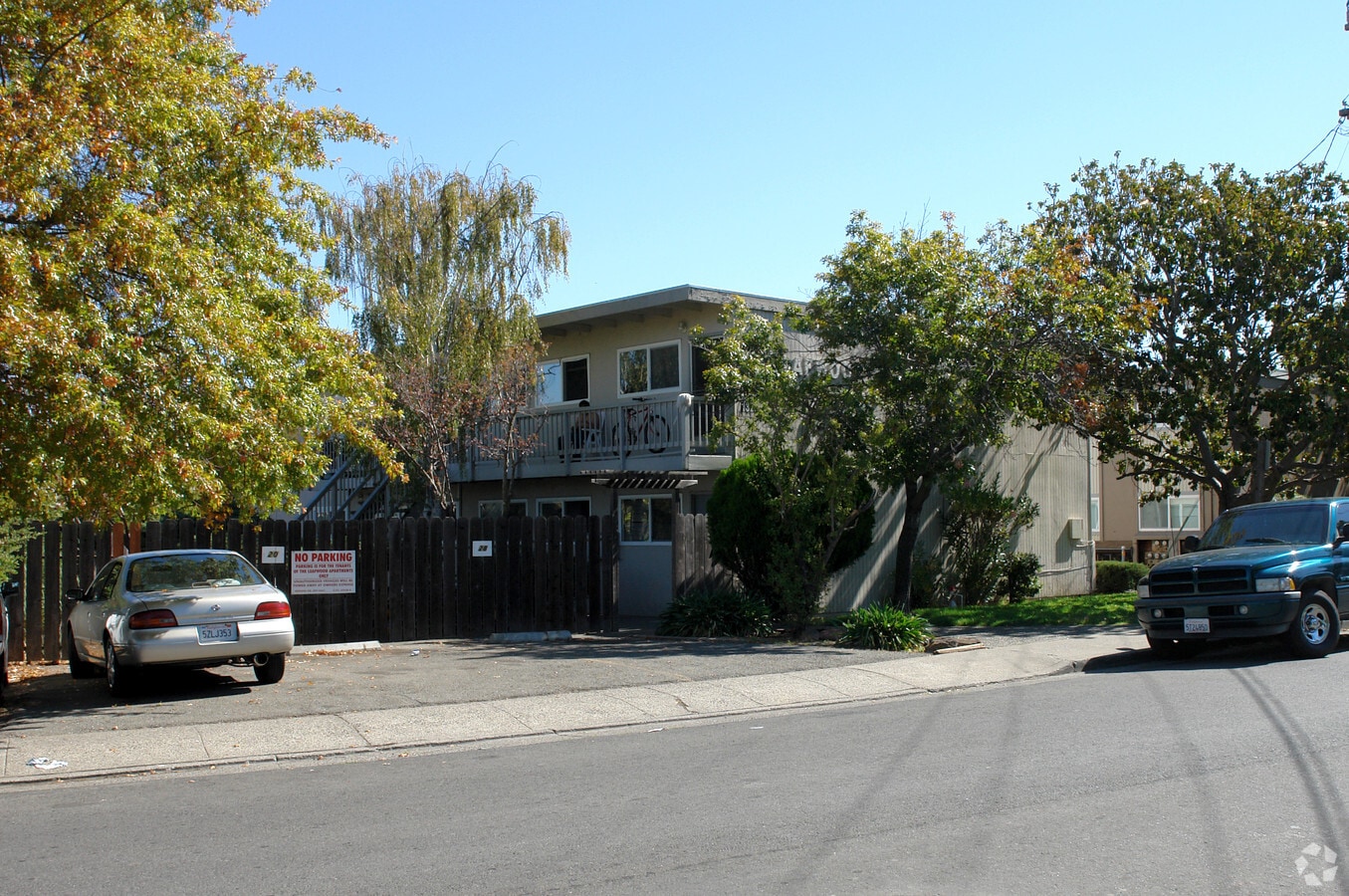 Photo - 1320 Leafwood Dr Apartments