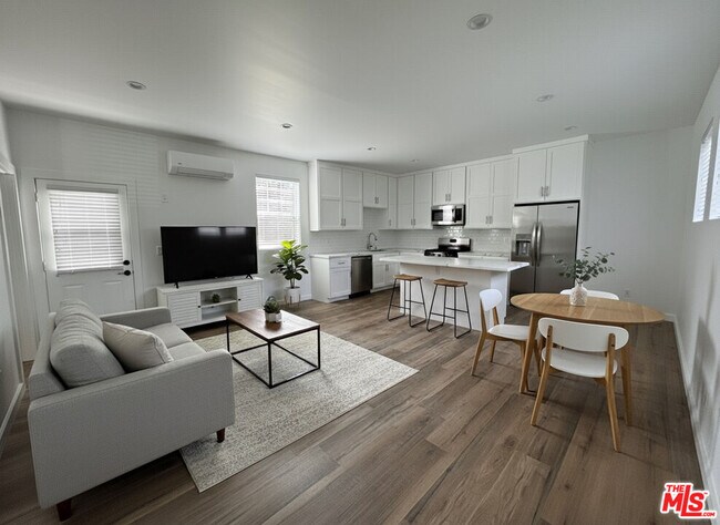 Photo - 2134 Magnolia Ave Unit 1