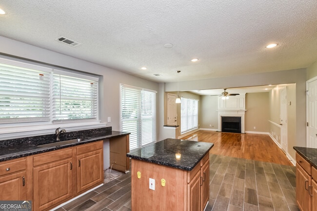 Photo - 353 Cimarron Way