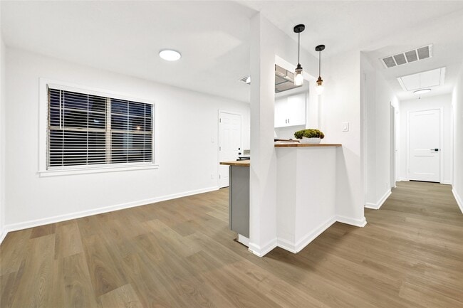 Photo - 3129 Airport Blvd