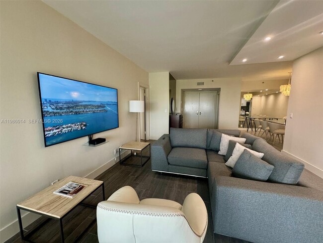 Photo - 20281 E Country Club Dr Unidad 2405