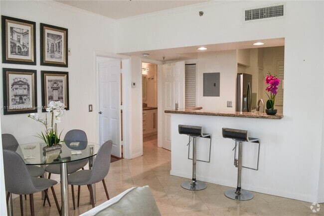 Building Photo - 3255 NE 184th St Unit 12416 Rental