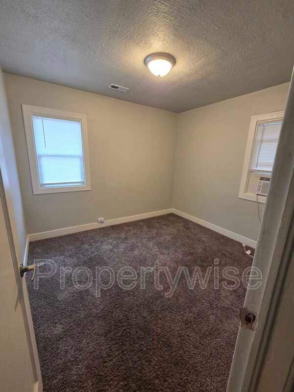 Photo - 136 S 900 E Unit A