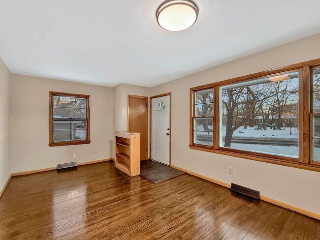 Photo - 1618 Natchez Ave S