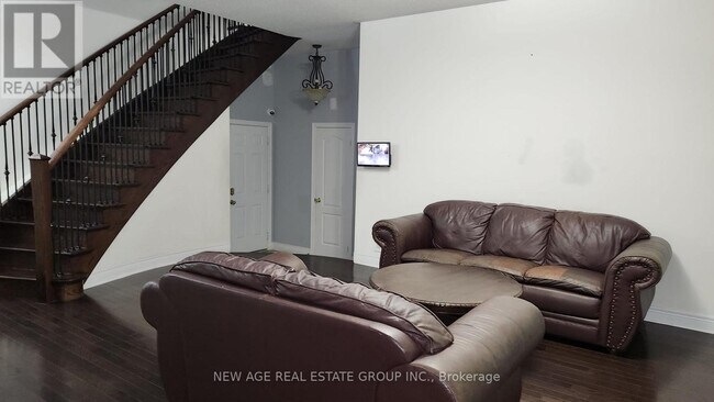 Photo - 80 Tatra Crescent